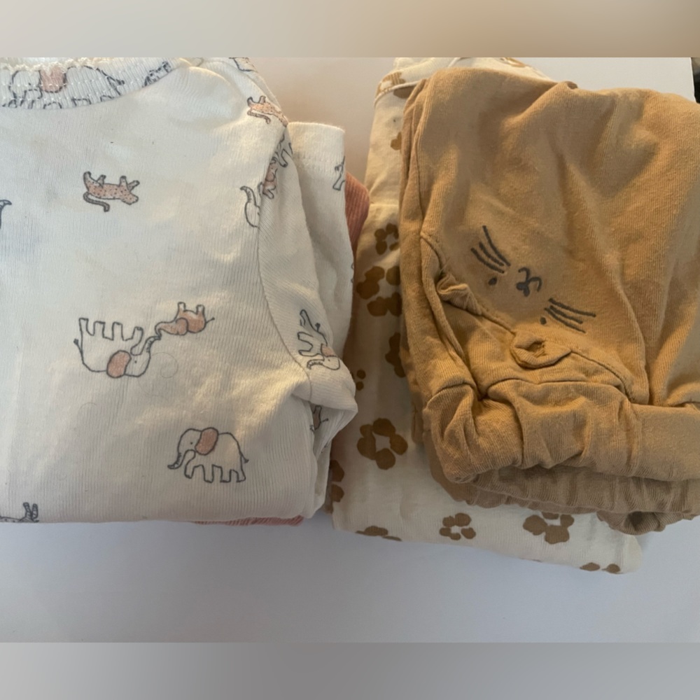 Carter’s baby girl 6 month used 2 - 2 piece outfits